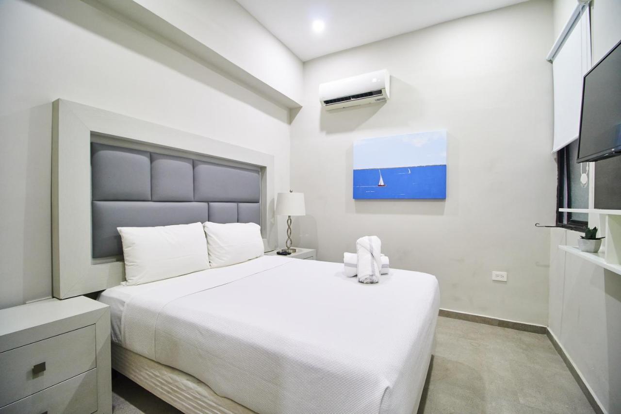 Aparthotel Torre 42 Playa Del Carmen By Lockey Exteriér fotografie